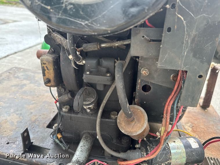 image for item DU9040 1974 John Deere 112 lawn tractor