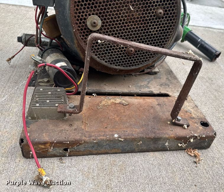 image for item DU9040 1974 John Deere 112 lawn tractor