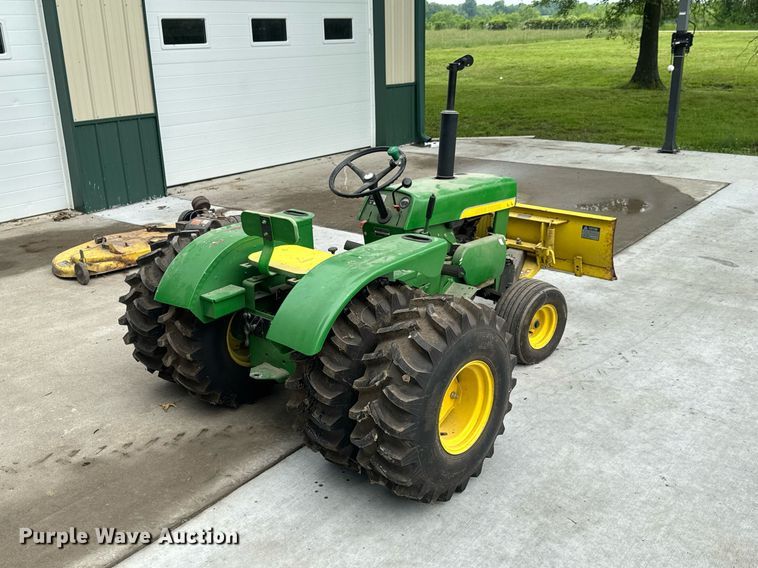 image for item DU9040 1974 John Deere 112 lawn tractor