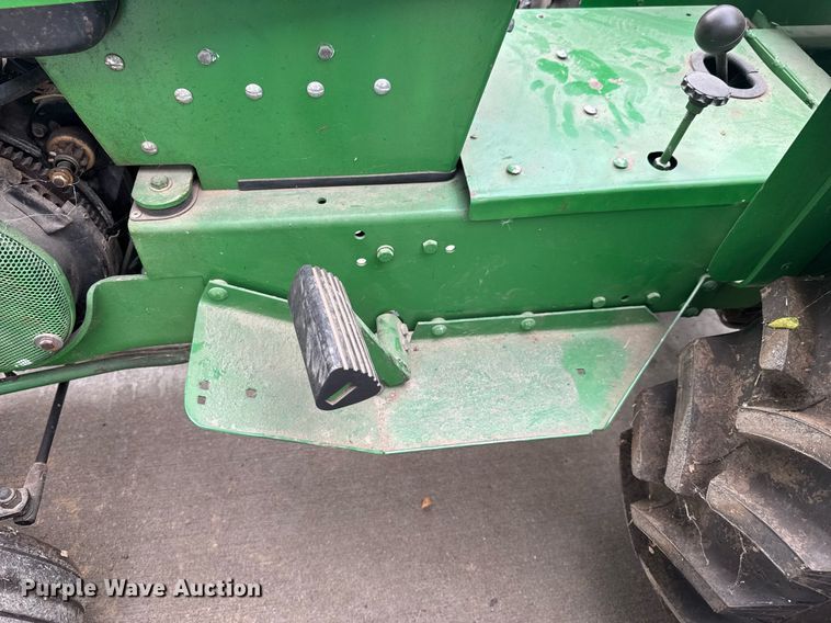 image for item DU9040 1974 John Deere 112 lawn tractor