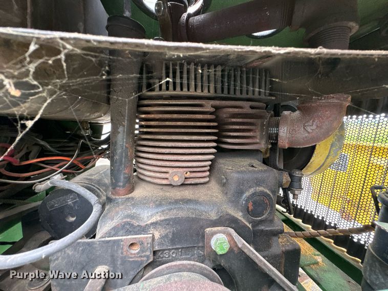 image for item DU9040 1974 John Deere 112 lawn tractor