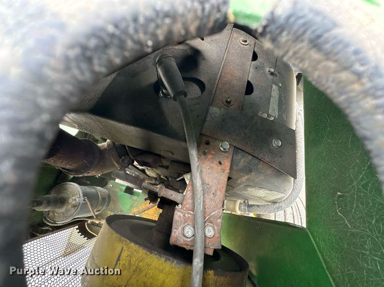 image for item DU9040 1974 John Deere 112 lawn tractor