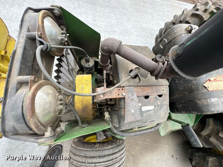 image for item DU9040 1974 John Deere 112 lawn tractor