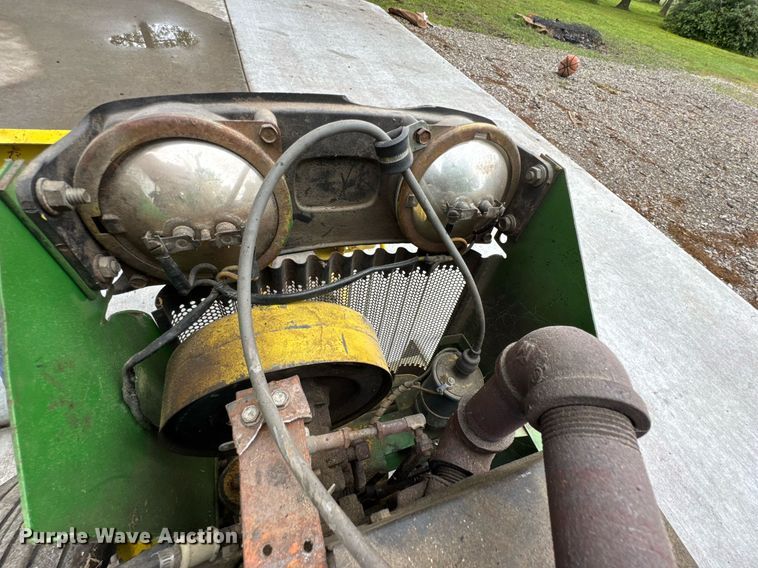 image for item DU9040 1974 John Deere 112 lawn tractor