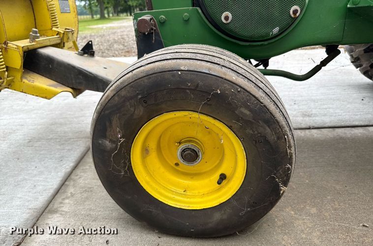 image for item DU9040 1974 John Deere 112 lawn tractor