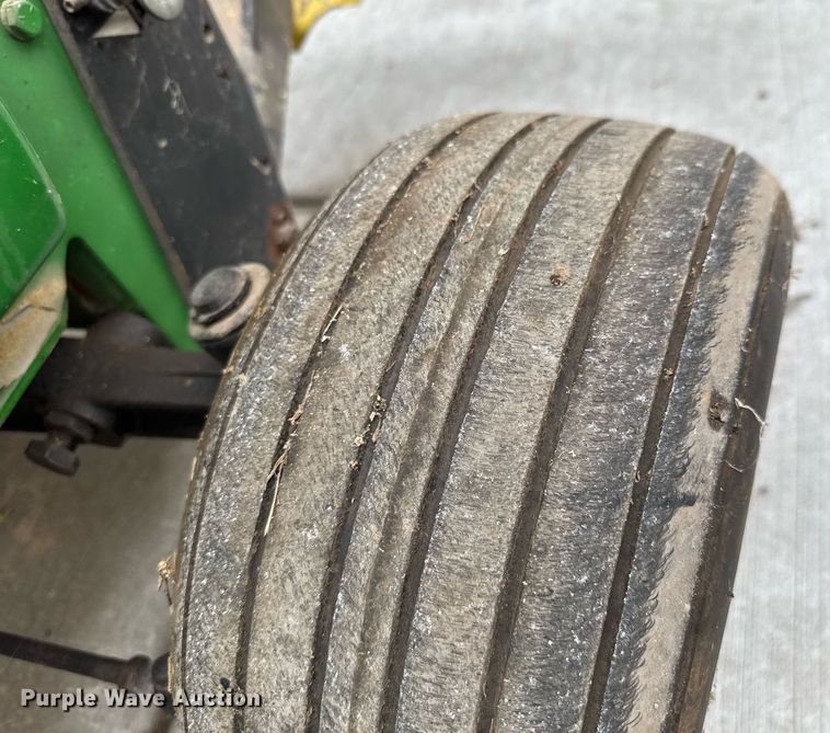 image for item DU9040 1974 John Deere 112 lawn tractor