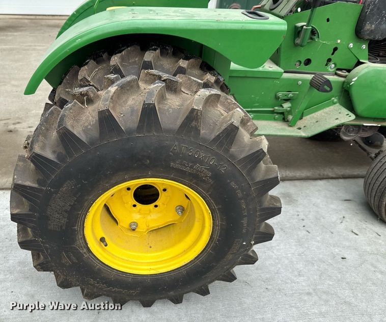 image for item DU9040 1974 John Deere 112 lawn tractor