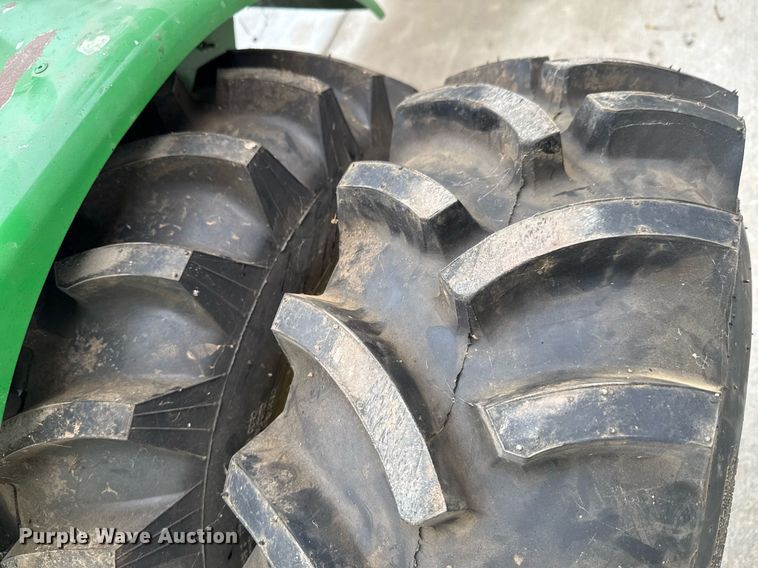 image for item DU9040 1974 John Deere 112 lawn tractor