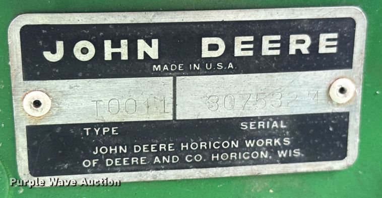 image for item DU9040 1974 John Deere 112 lawn tractor