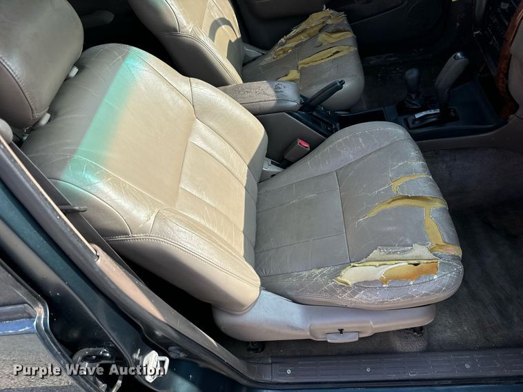 image for item DV1883 1996 Toyota 4Runner Limited SUV