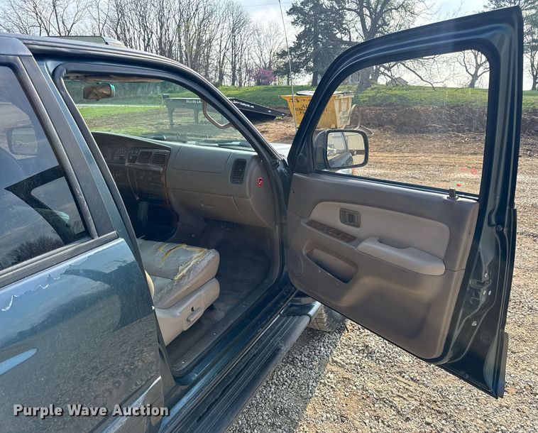 image for item DV1883 1996 Toyota 4Runner Limited SUV