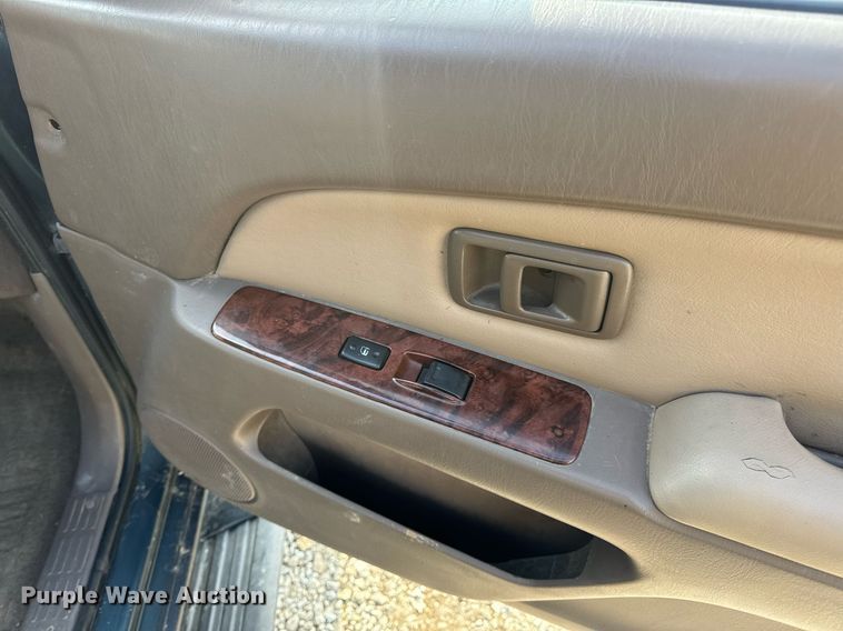 image for item DV1883 1996 Toyota 4Runner Limited SUV