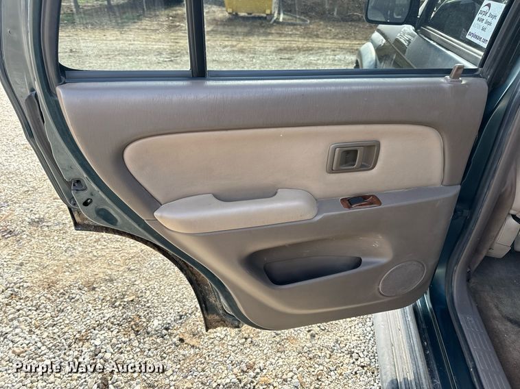 image for item DV1883 1996 Toyota 4Runner Limited SUV