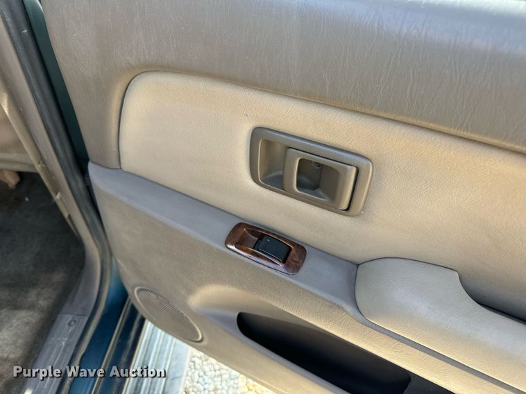 image for item DV1883 1996 Toyota 4Runner Limited SUV