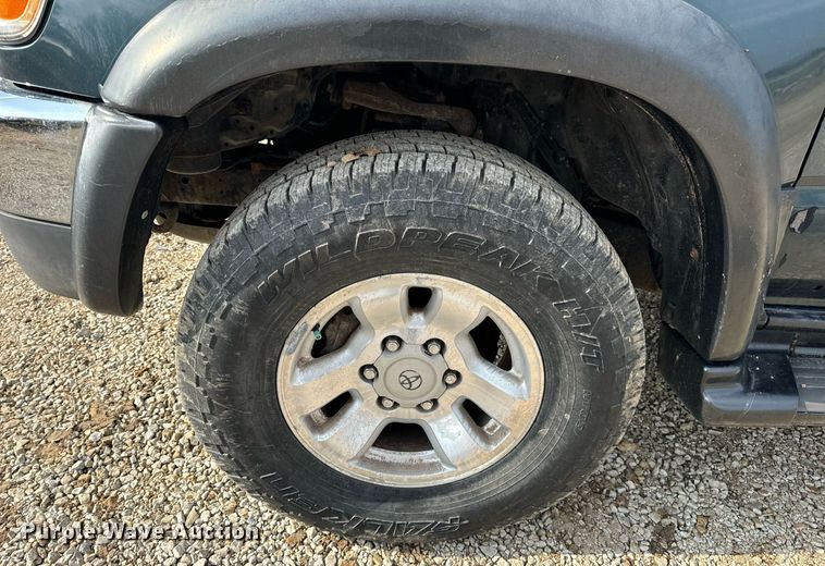 image for item DV1883 1996 Toyota 4Runner Limited SUV