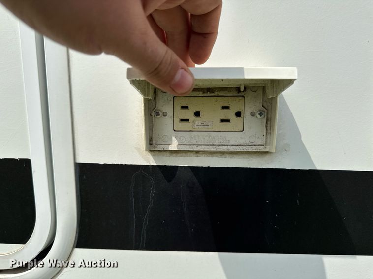 image for item DV2533 2011 Keystone Outback camper