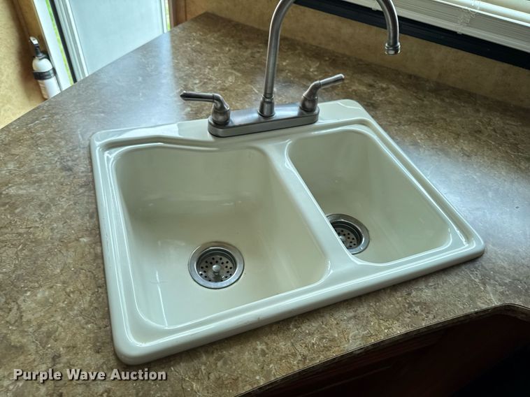 image for item DV2533 2011 Keystone Outback camper