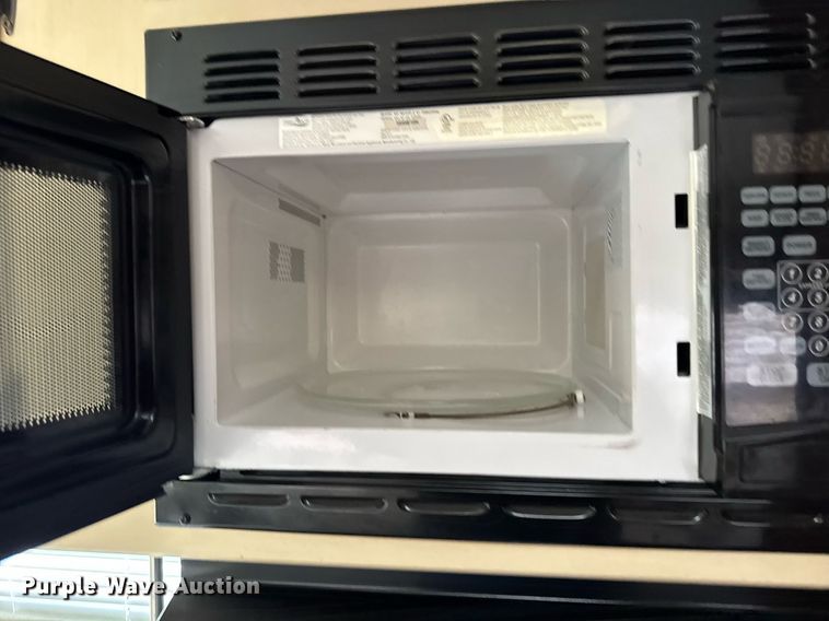 image for item DV2533 2011 Keystone Outback camper