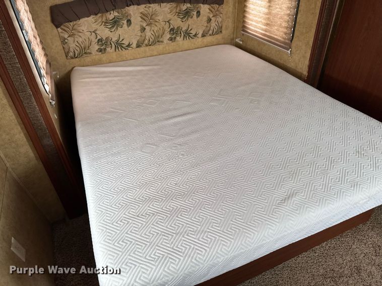 image for item DV2533 2011 Keystone Outback camper