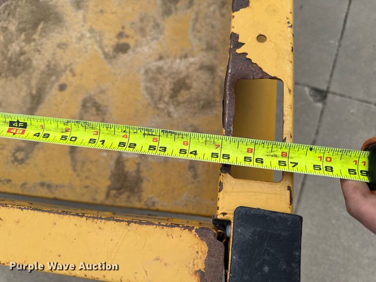 image for item DV2578 2019 Caterpillar CUV85 utility vehicle