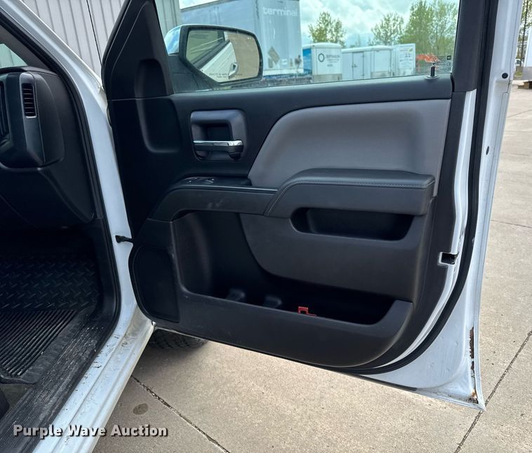 image for item DV2579 2015 Chevrolet Silverado 1500 Double Cab pickup truck