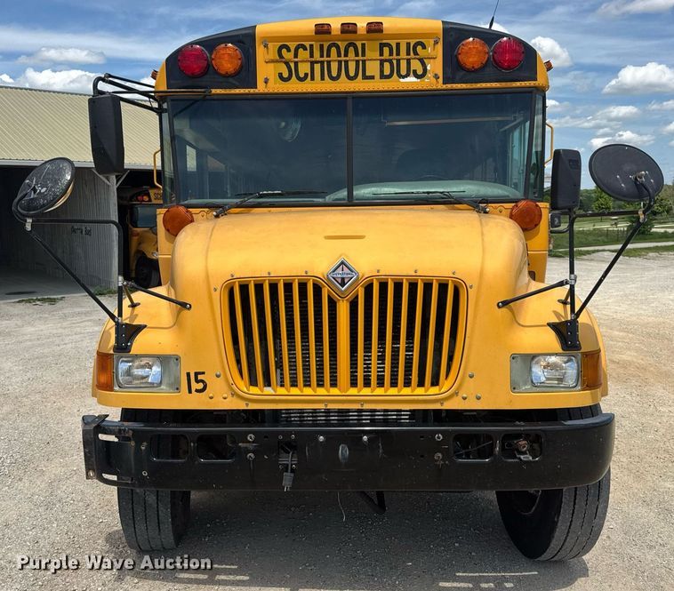 image for item DV4021 2002 International 3800 school bus