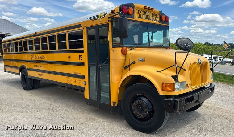 image for item DV4021 2002 International 3800 school bus