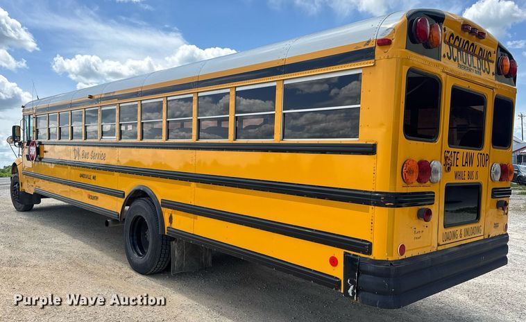 image for item DV4021 2002 International 3800 school bus