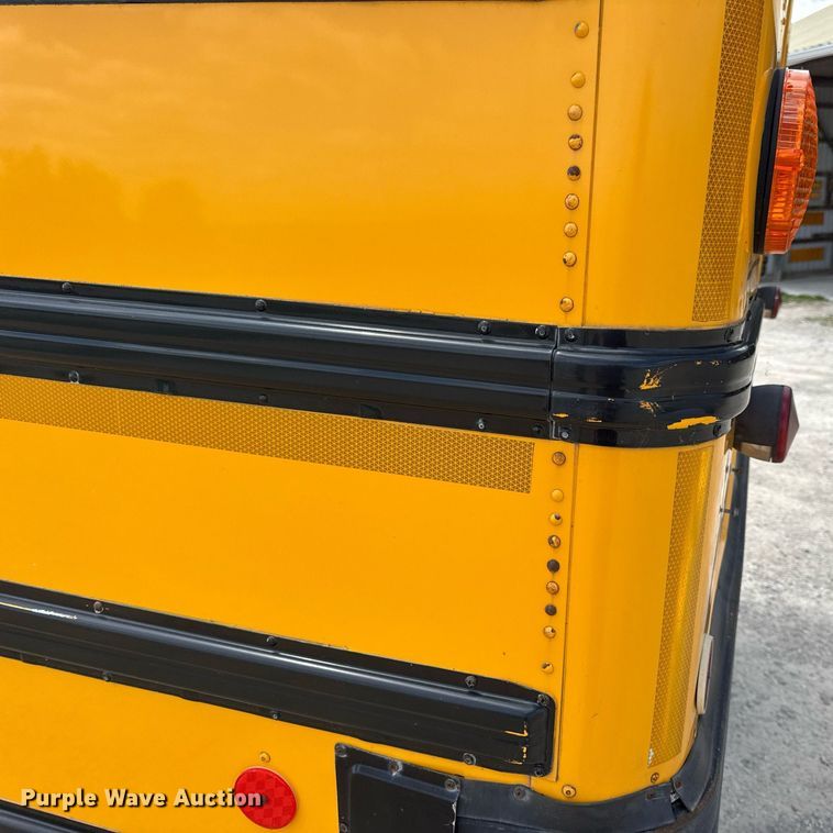 image for item DV4021 2002 International 3800 school bus