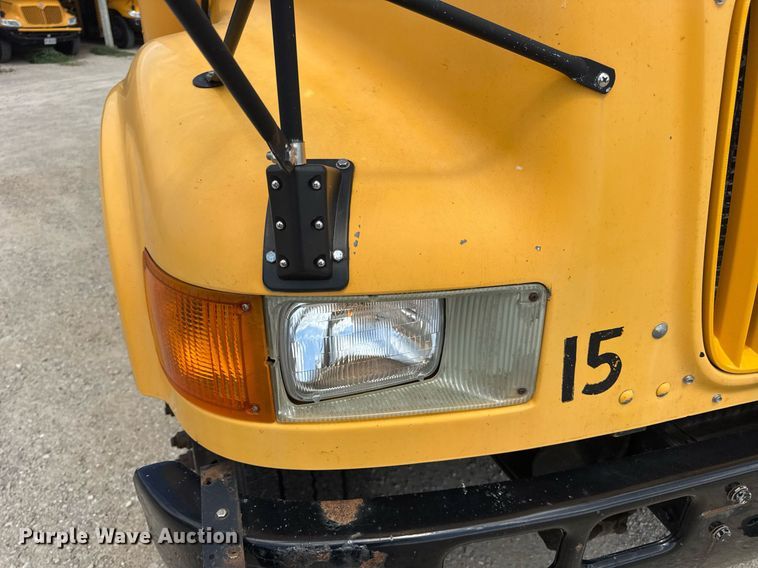 image for item DV4021 2002 International 3800 school bus