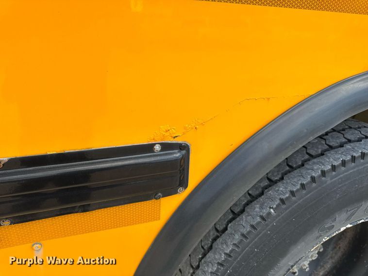 image for item DV4021 2002 International 3800 school bus