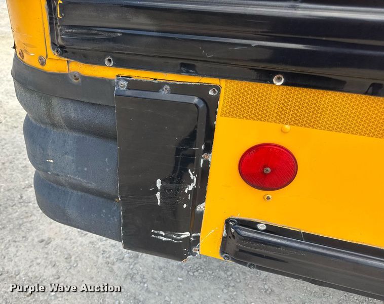 image for item DV4021 2002 International 3800 school bus