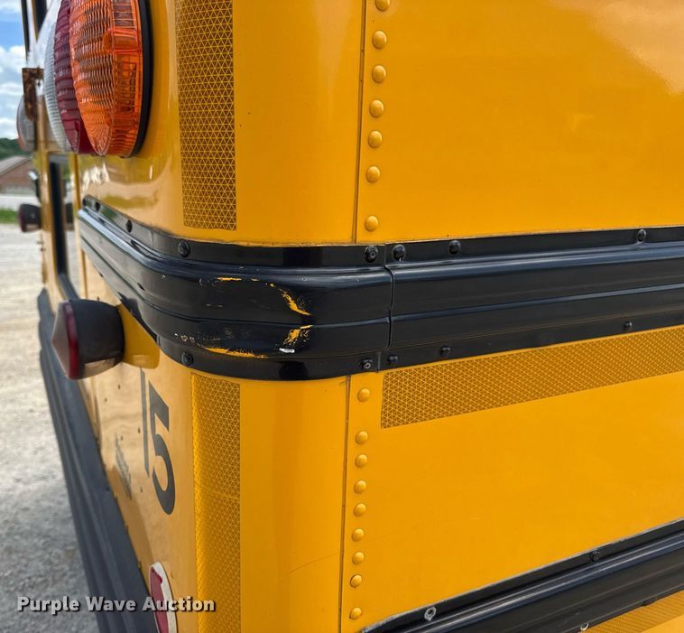 image for item DV4021 2002 International 3800 school bus