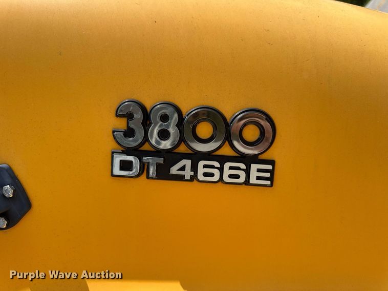 image for item DV4021 2002 International 3800 school bus