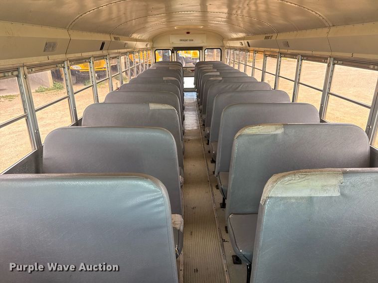 image for item DV4021 2002 International 3800 school bus