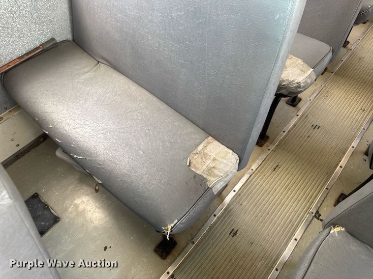 image for item DV4021 2002 International 3800 school bus