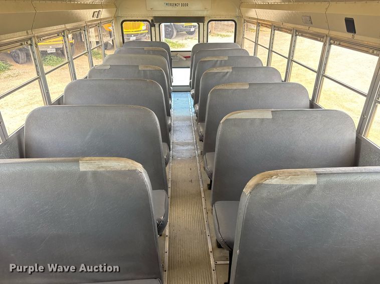 image for item DV4021 2002 International 3800 school bus