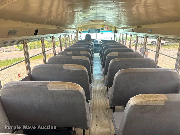image for item DV4021 2002 International 3800 school bus