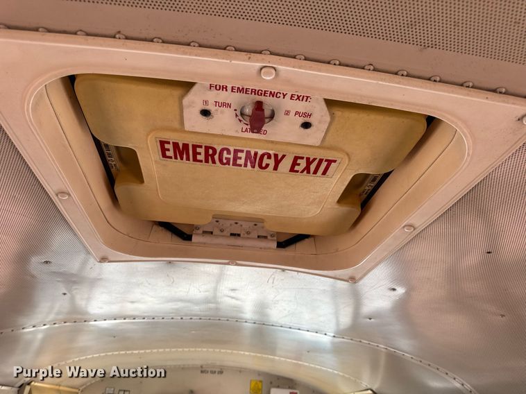 image for item DV4021 2002 International 3800 school bus