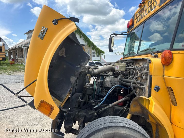 image for item DV4021 2002 International 3800 school bus