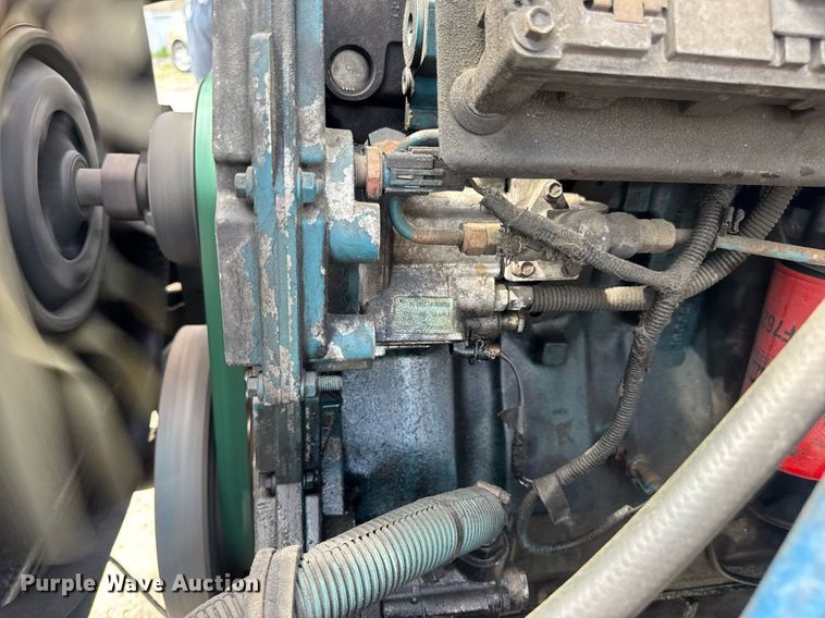 image for item DV4021 2002 International 3800 school bus