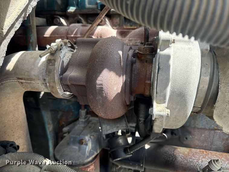 image for item DV4021 2002 International 3800 school bus