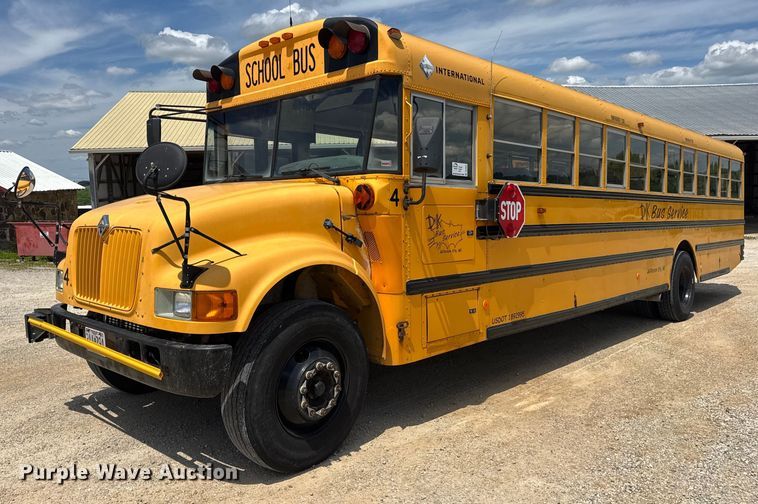 image for item DV4022 2002 International 3000IC school bus