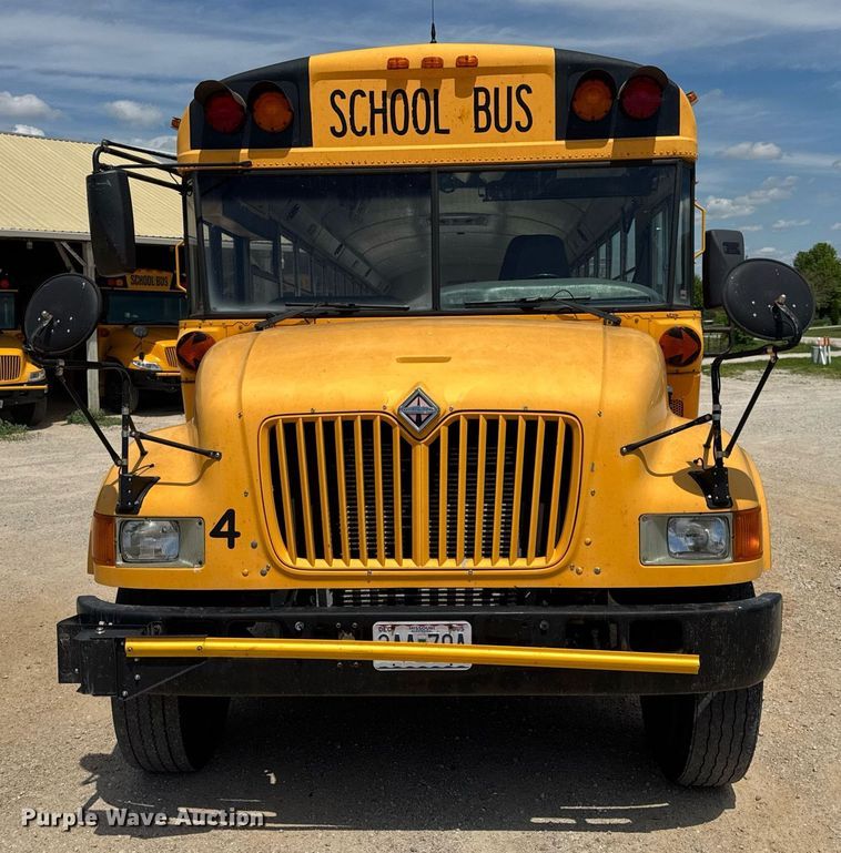 image for item DV4022 2002 International 3000IC school bus