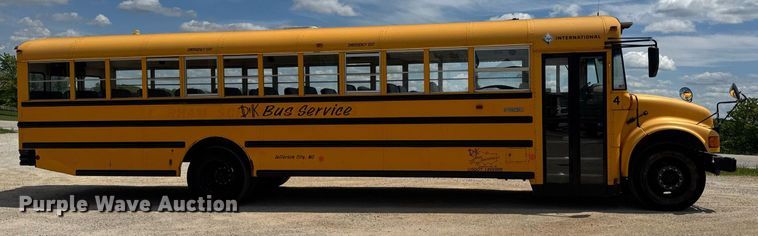 image for item DV4022 2002 International 3000IC school bus