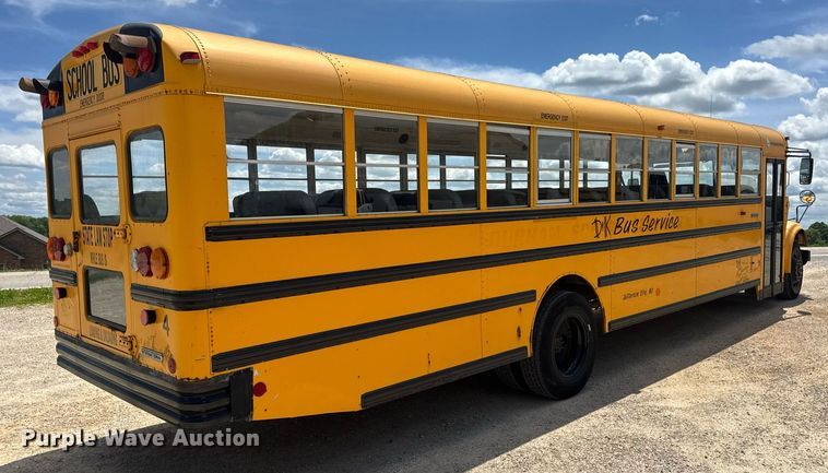 image for item DV4022 2002 International 3000IC school bus