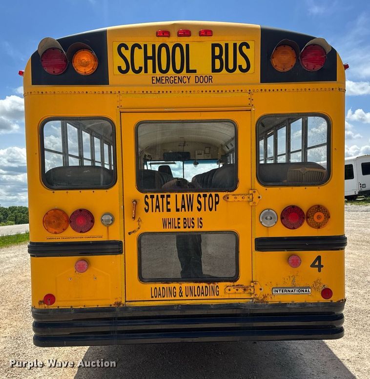 image for item DV4022 2002 International 3000IC school bus
