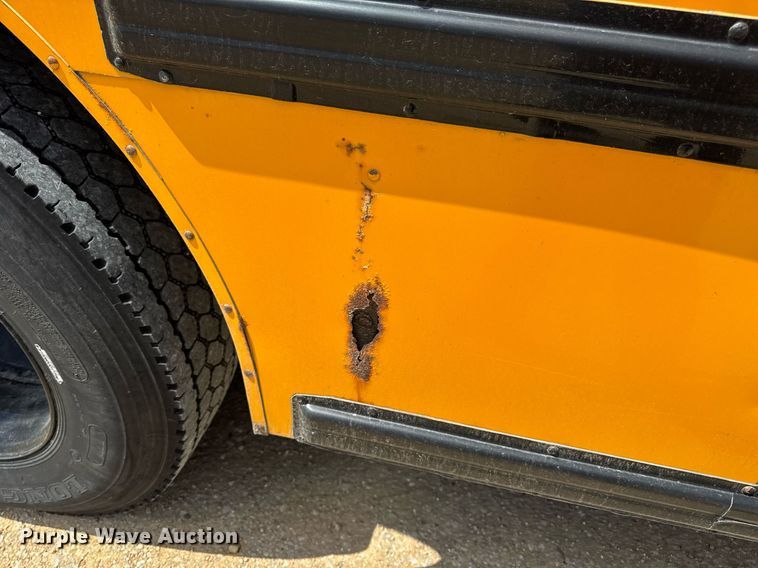 image for item DV4022 2002 International 3000IC school bus