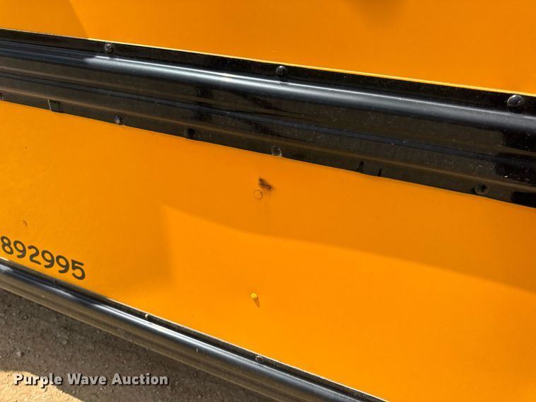 image for item DV4022 2002 International 3000IC school bus