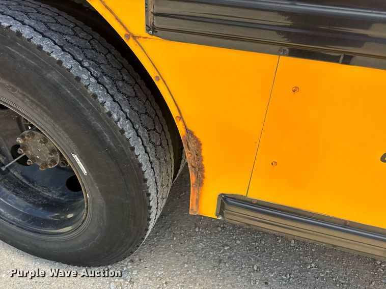 image for item DV4022 2002 International 3000IC school bus